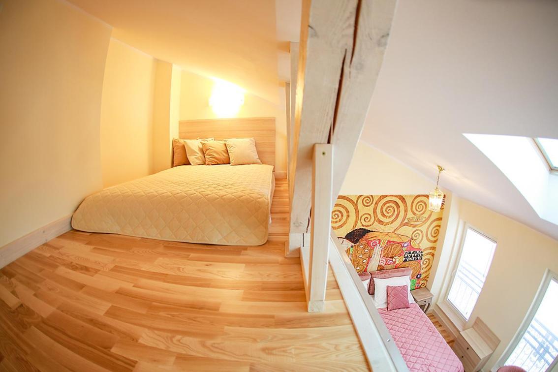 Апартаменты Main Square Platan Loft Collection Краков Экстерьер фото